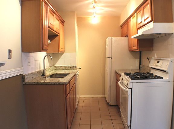 3rd image of 1075 Higgins Quarters Dr APT 207