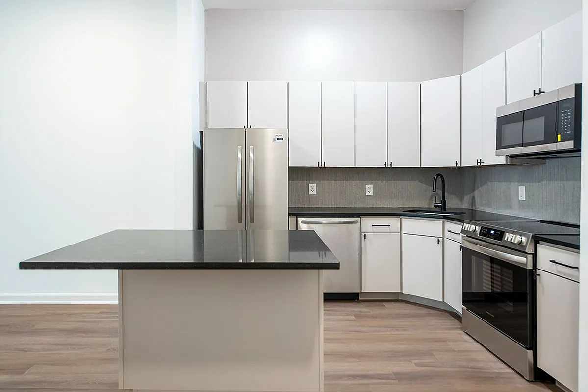 55 Riverwalk Place 723