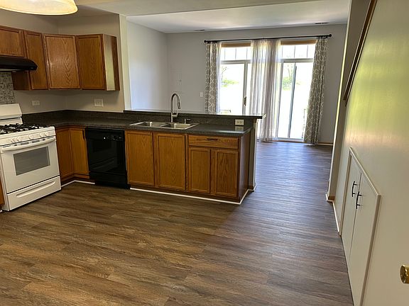 5th image of 2240 Flagstone Ln