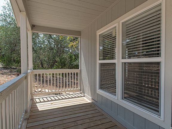 3rd image of 2253 WATERFRONT PARK DR