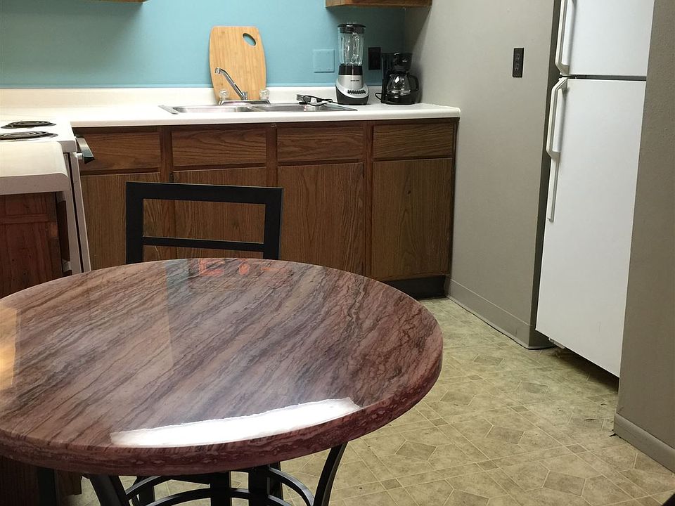 1609 1/2 10th St Monroe WI Zillow Apartments for Rent in Monroe