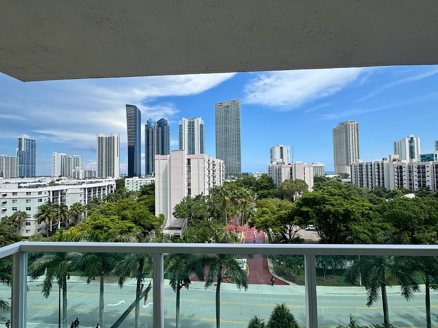 2 bed, 1050 sqft, $2,800 — Photo 3