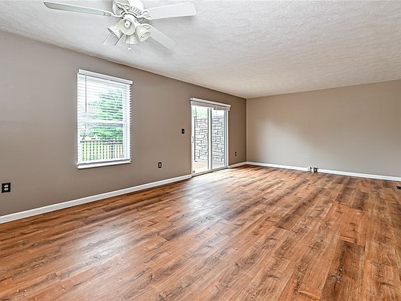4th image of 106 Bruton Dr