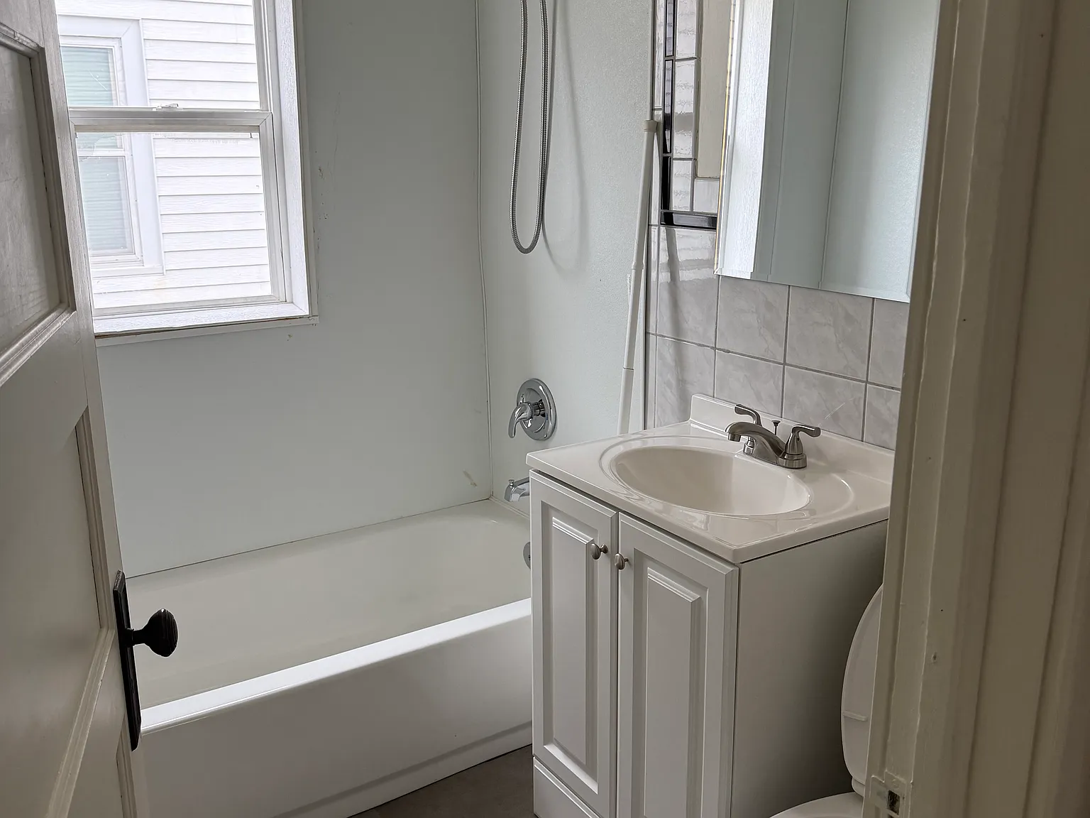 2 bed, 950 sqft, $1,295 — Photo 3