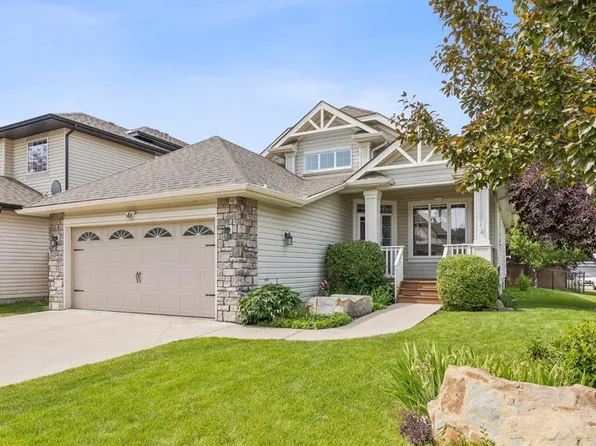 48 E Rockywood Cir NW, Calgary, AB T3G 5W2