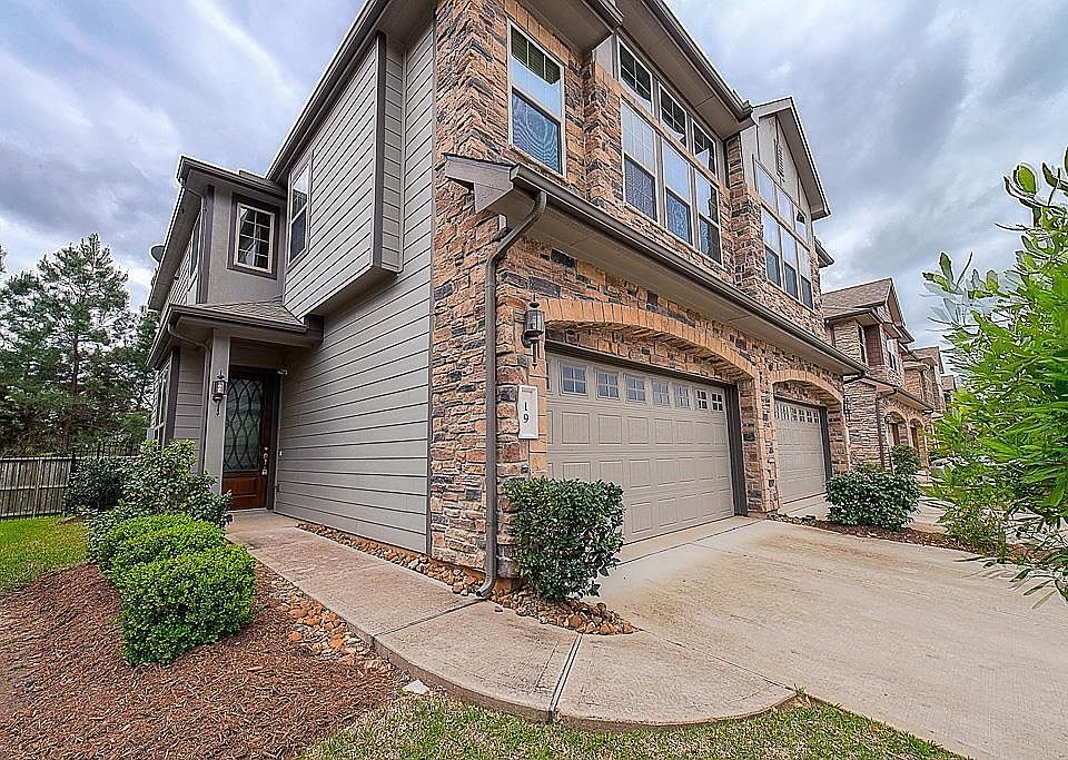 1st image of 19 Aventura Pl