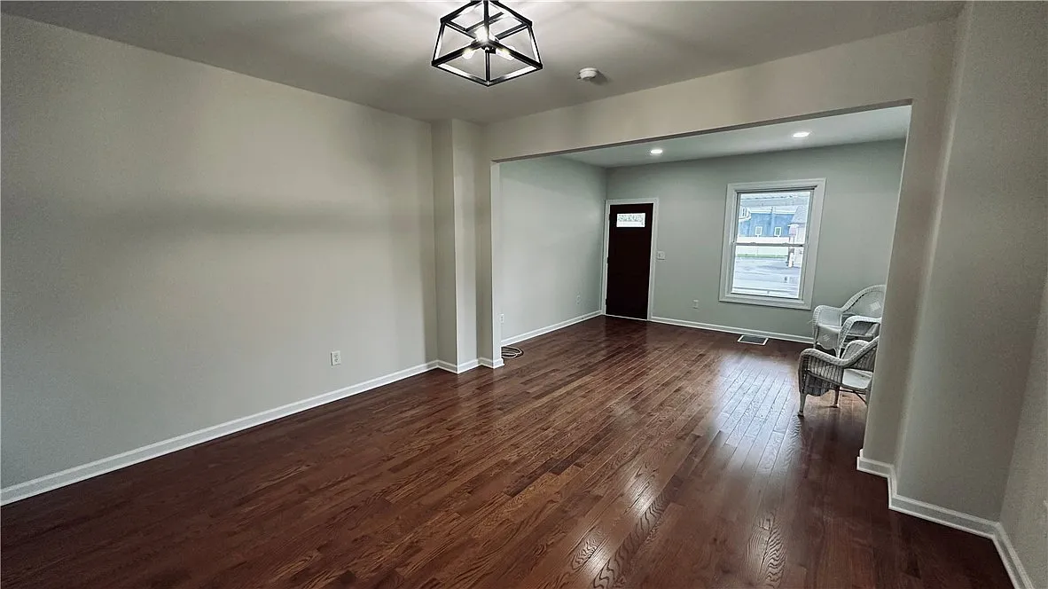Building Photo - 7 Havens Ave