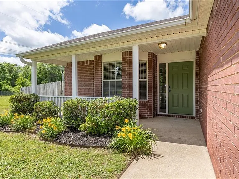 1275 S Jasmine Ln — Photo 2