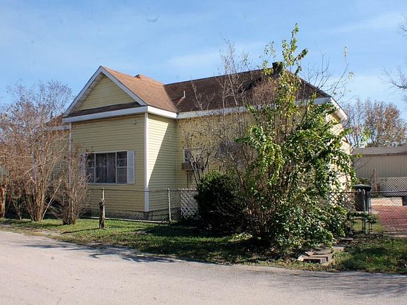 3rd image of 2602 Saltus St