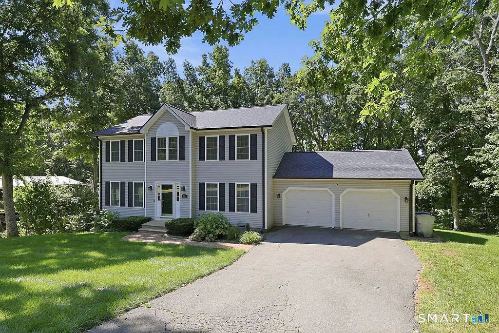 3 bed, 2.5 bath, 2516 sqft, $3,500 — Photo 1