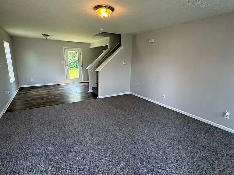 3371 Fall Valley Dr — Photo 2