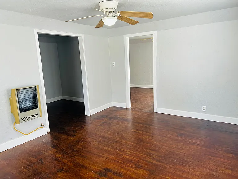 216 NE 4th St #218 — Photo 8