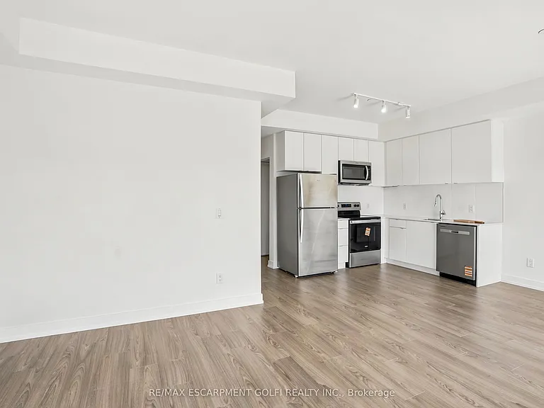 16 Melbourne Ave #307B — Photo 5