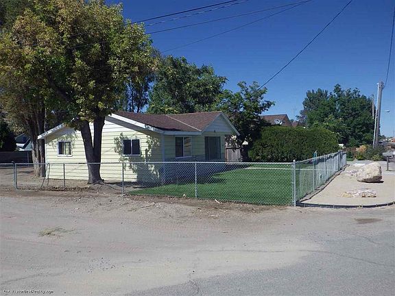 3rd image of 426 W Railroad St