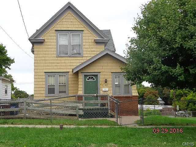 1st image of 303 Boyden St