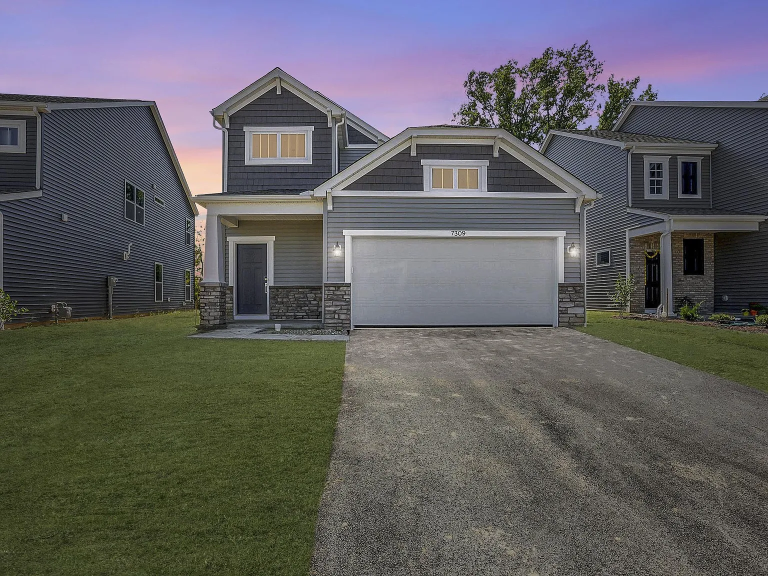 3 bed, 2.5 bath, 2028 sqft, $3,150 — Photo 3
