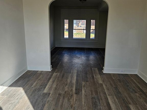 4th image of 4345 Sheldon Ave
