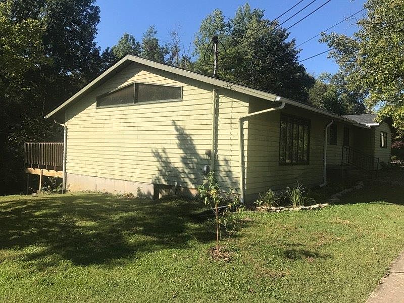 2nd image of 213 McKee Ave