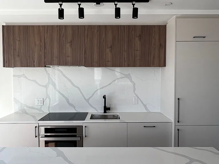 689 The Queensway #506 — Photo 14
