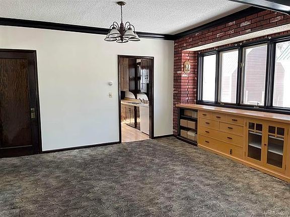 5th image of 125 E Coolidge Ave