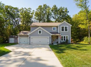 5559 Radiant Ave, Howell, MI 48855