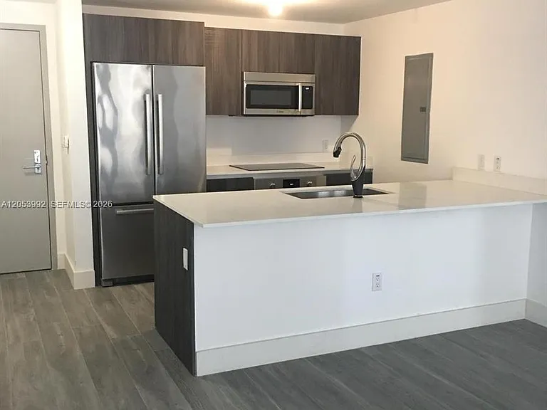488 NE 18th St #809 — Photo 8