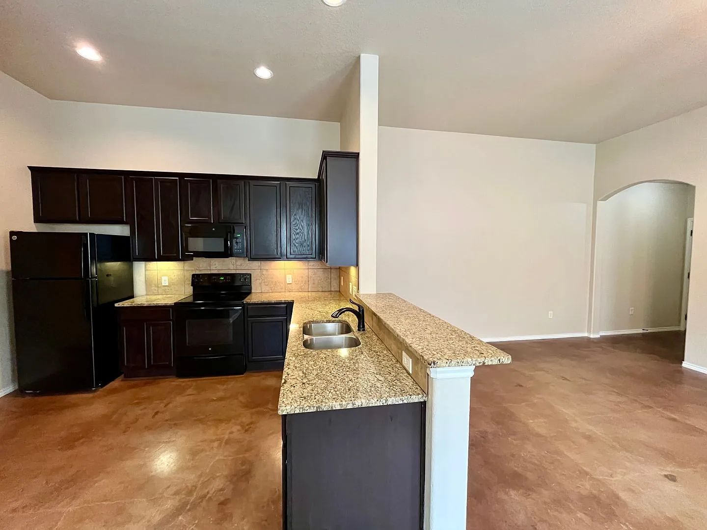 Beautiful Duplex in Seguin! — Photo 4