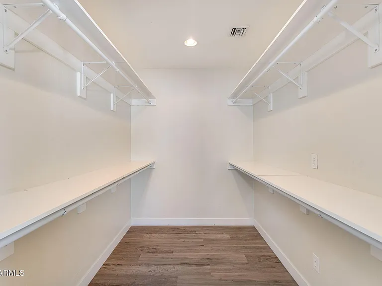 5002 E Mitchell Dr — Photo 14