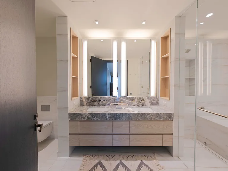 125 Greenwich St #25C — Photo 10