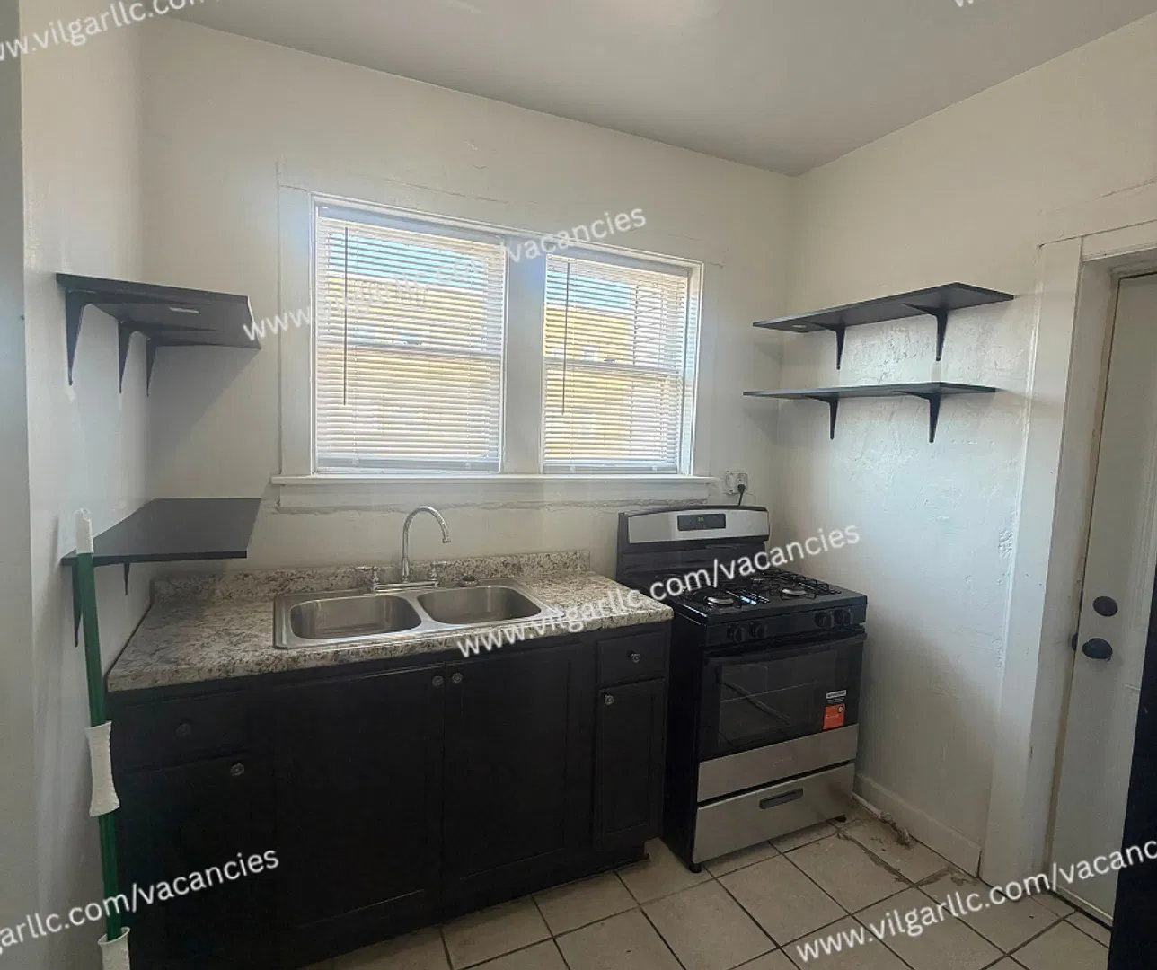 1514 W 5th Ave — Photo 2