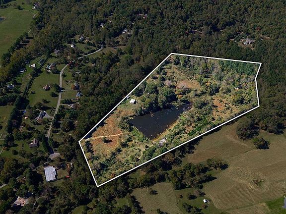 2nd image of 904 Rockfish School Ln