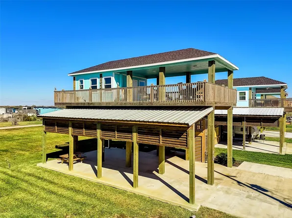 109 Ocean Tide Dr, Crystal Beach, TX 77650