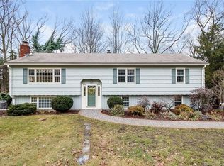 55 Greenbrier Rd, Trumbull, CT 06611