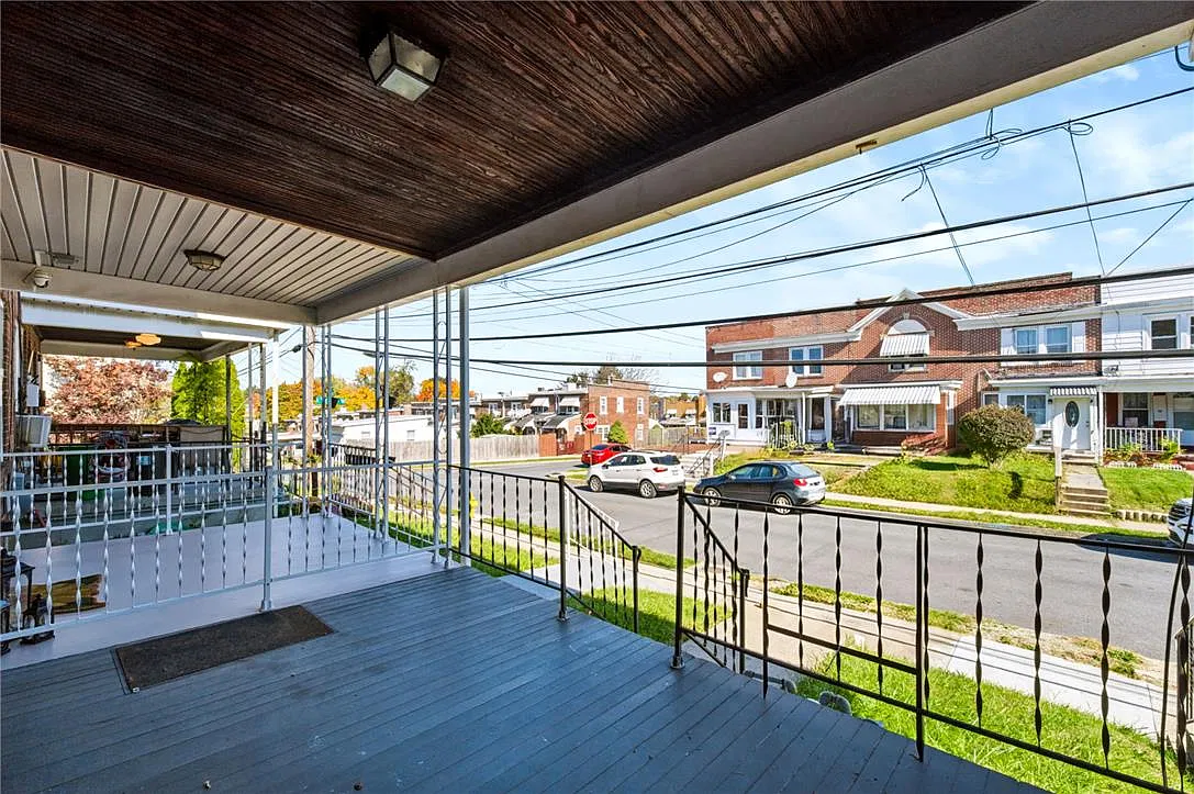 2 bed, 1.5 bath, 810 sqft, $1,950 — Photo 3