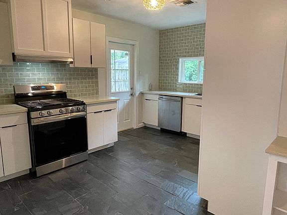 3rd image of 4410 Nina Lee Ln