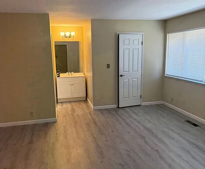24665 Sylvan Glen Ct #1 — Photo 2