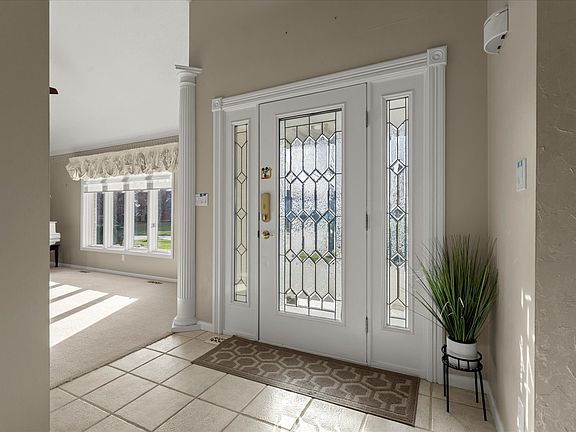 4th image of 2501 Cherry Hills Dr