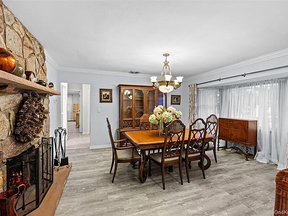 4th image of 579 Empire Avenue