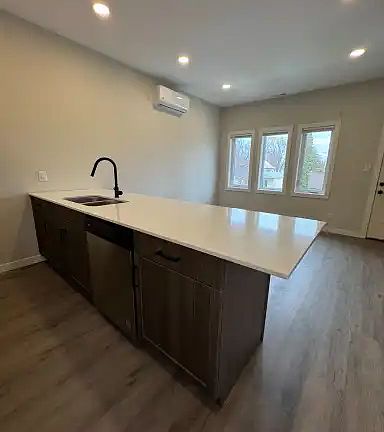 3rd image of 787 Weatherdon Ave #1A