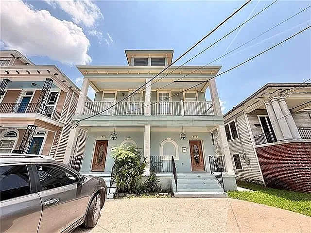 3 bed, 2500 sqft, $850 — Photo 1