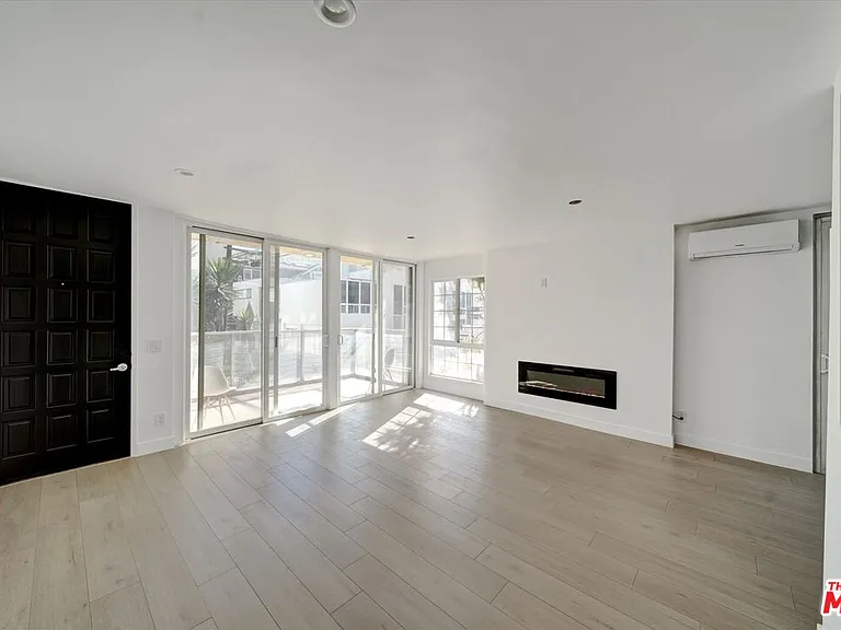 15 Spinnaker St #101 — Photo 5