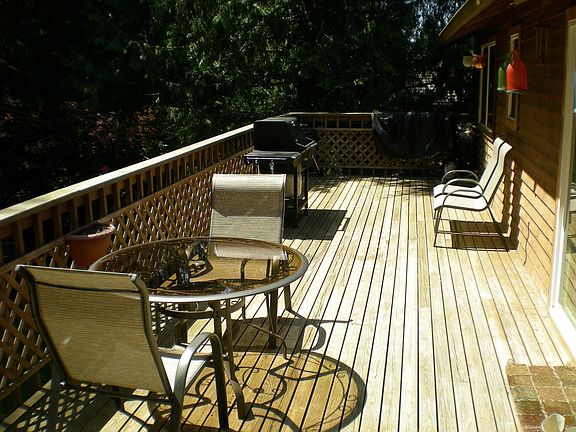 deck off kitchen
