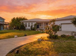 112 Ball St, Rockport, TX 78382