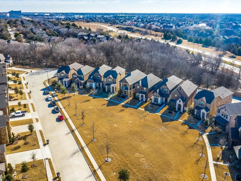 Building Photo - 1323 Bailey Ln