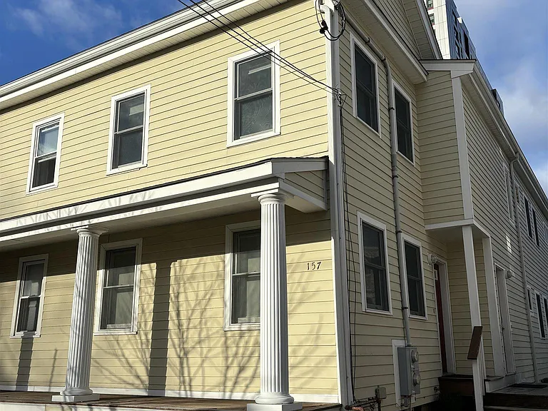 159 Auburn St #2 — Photo 8