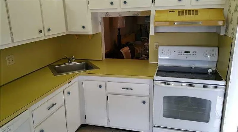 2 bed, 880 sqft, $1,750 — Photo 2