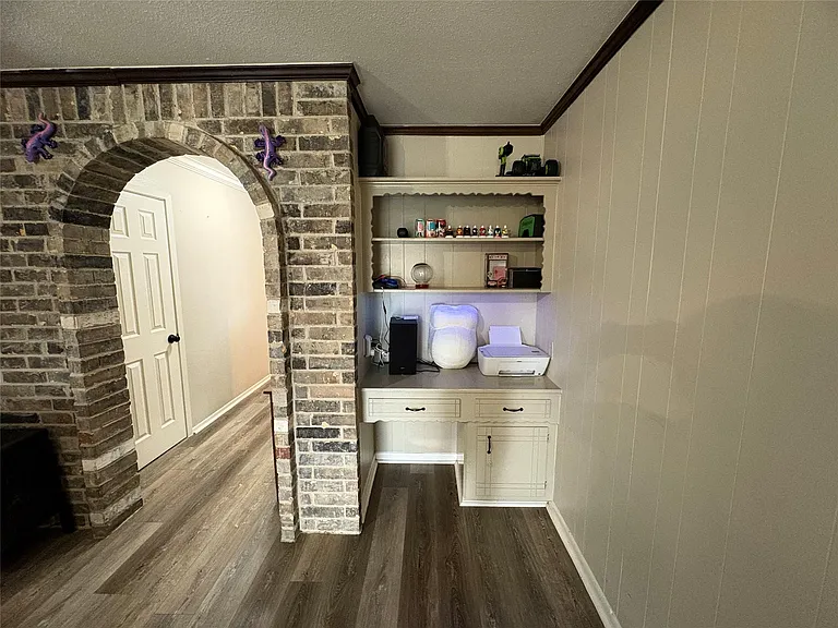 21802 Rotherham Dr — Photo 13