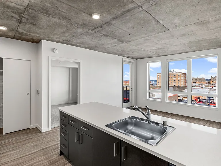 Stadium Apartments — Photo 52