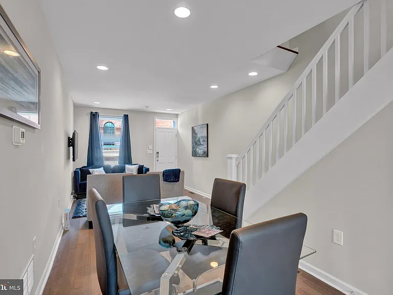 2117 E Chase St — Photo 9