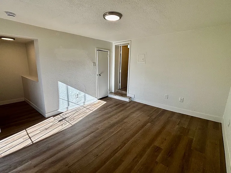 1014 S Evans St #3 — Photo 3